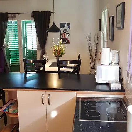 Elda Apartment *